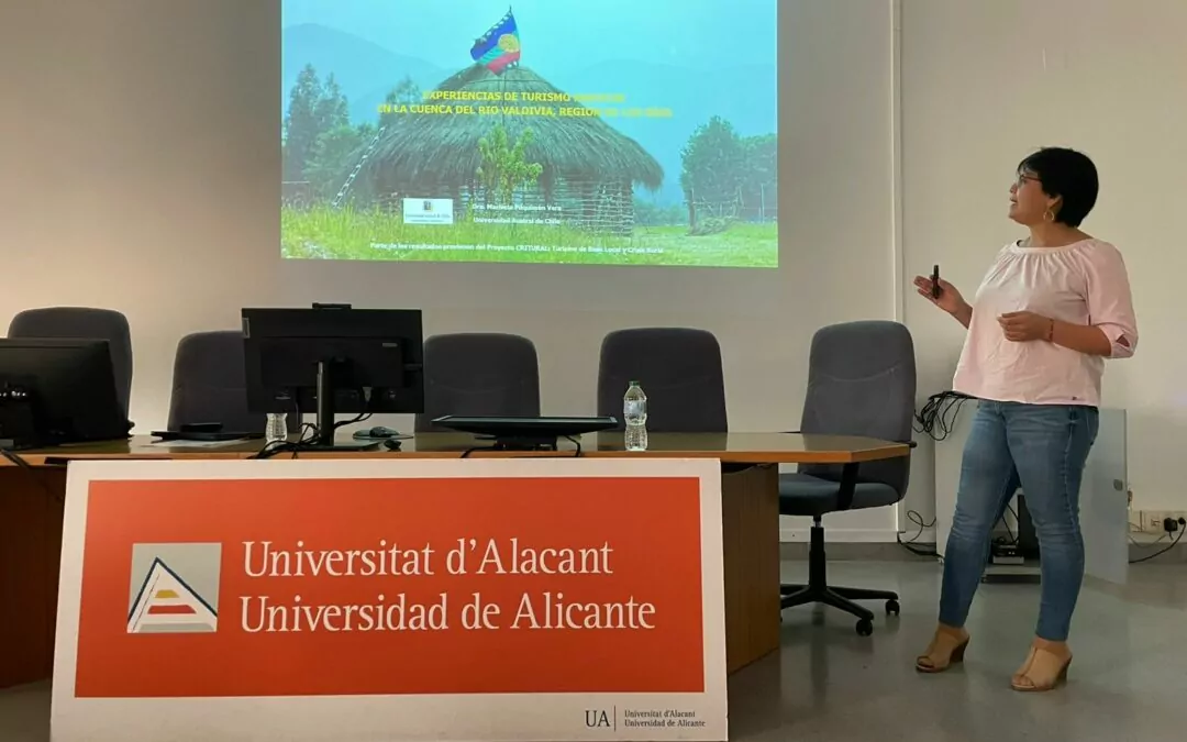 Prodecana de FACEA expuso sobre turismo indígena en encuentros académicos en España