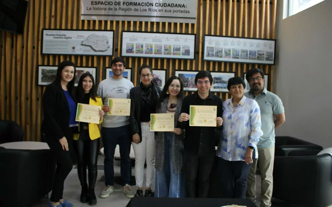 Cuatro estudiantes de Ingeniería Comercial destacaron en concurso organizado por la Bolsa de Comercio de Santiago
